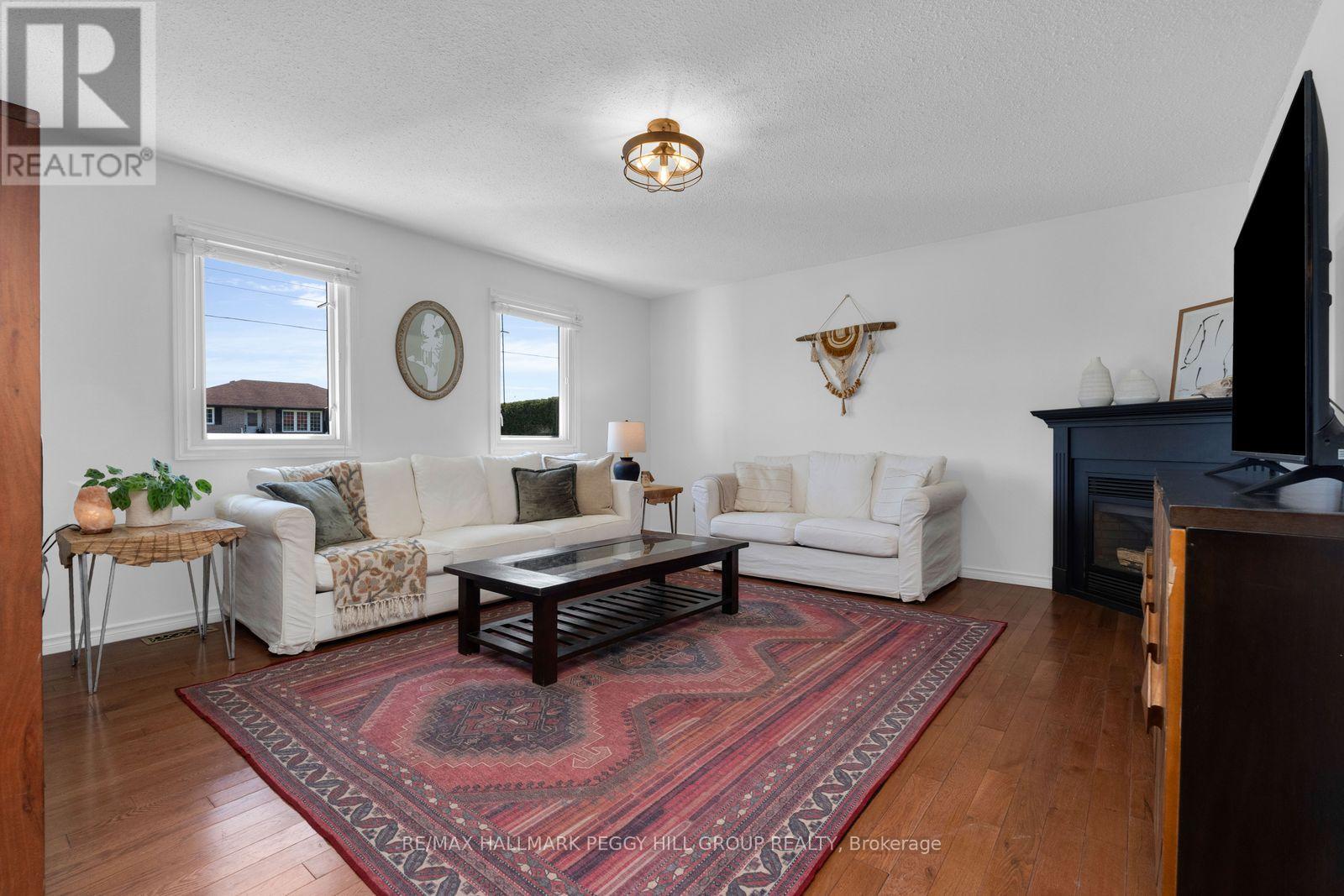 Detached at 207 CLARENCE STREET, Clearview
