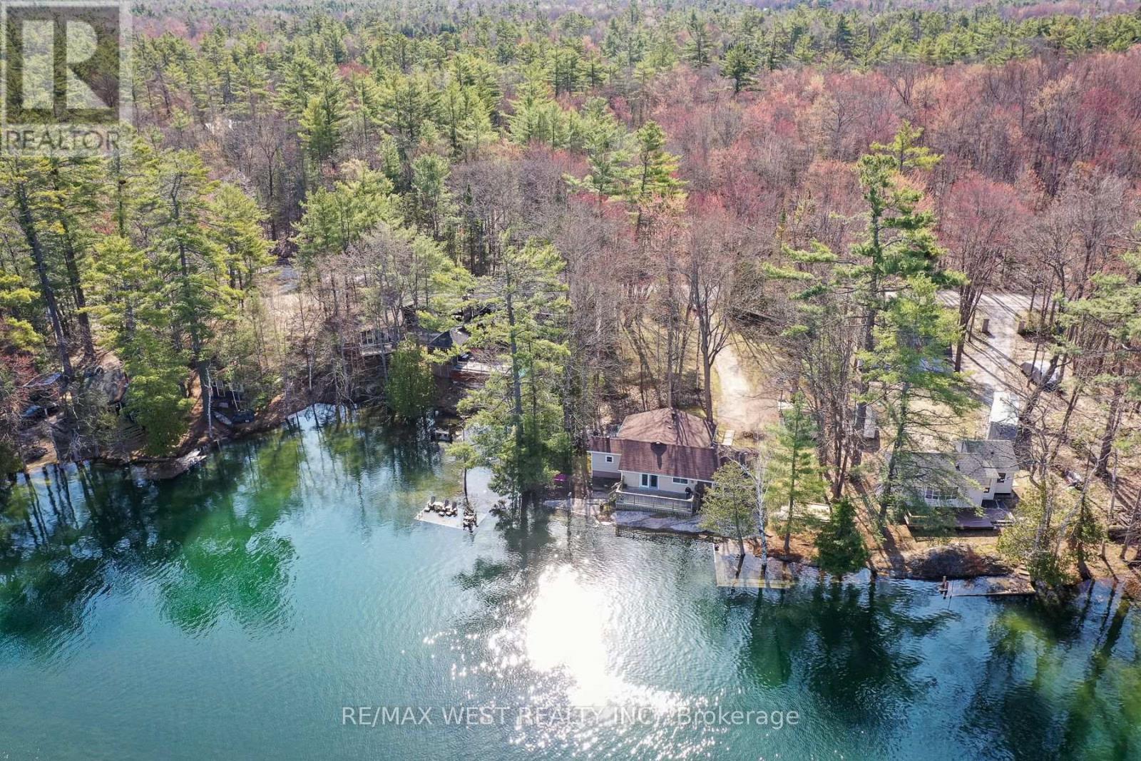 Detached at 8060 OAKRIDGE DRIVE, Ramara