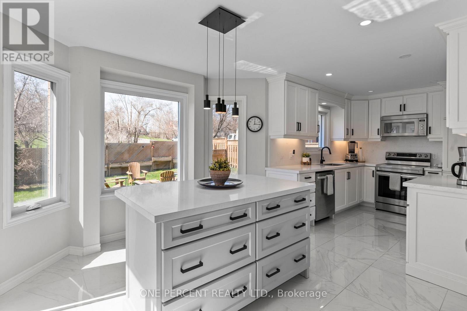 Detached at 1 DIXON COURT, Barrie (Painswick North)
