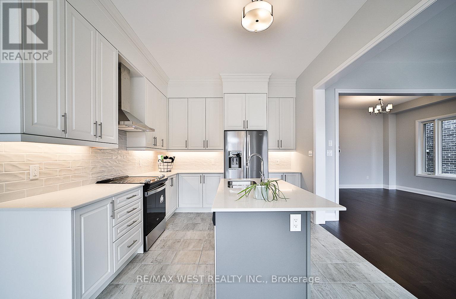 Detached at 14 PERIWINKLE ROAD, Springwater (Minesing)