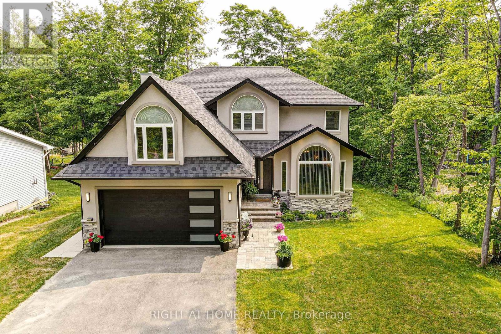 Detached at 77 POLISH AVENUE, Penetanguishene