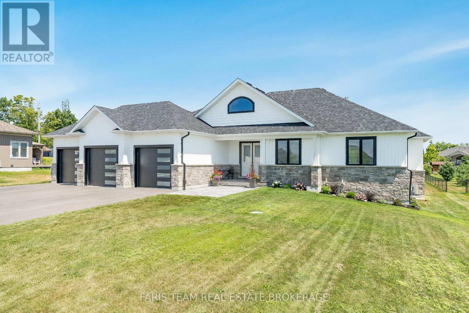 Detached at 5 BREANNA BOULEVARD, Oro-Medonte (Prices Corners)