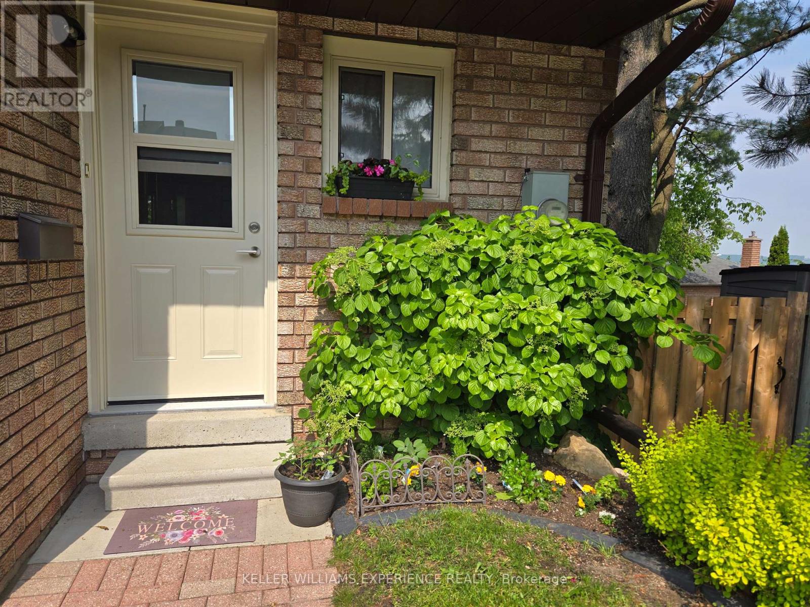 Townhouse at 15 PHEASANT TRAIL, Barrie (Ardagh)