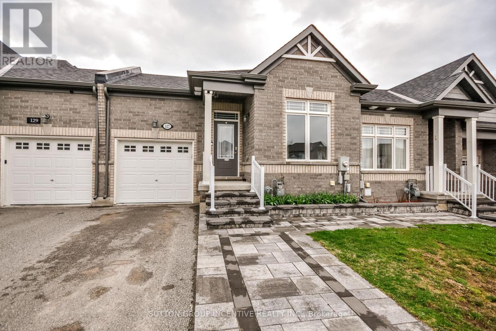 Townhouse at 127 ISABELLA DRIVE, Orillia