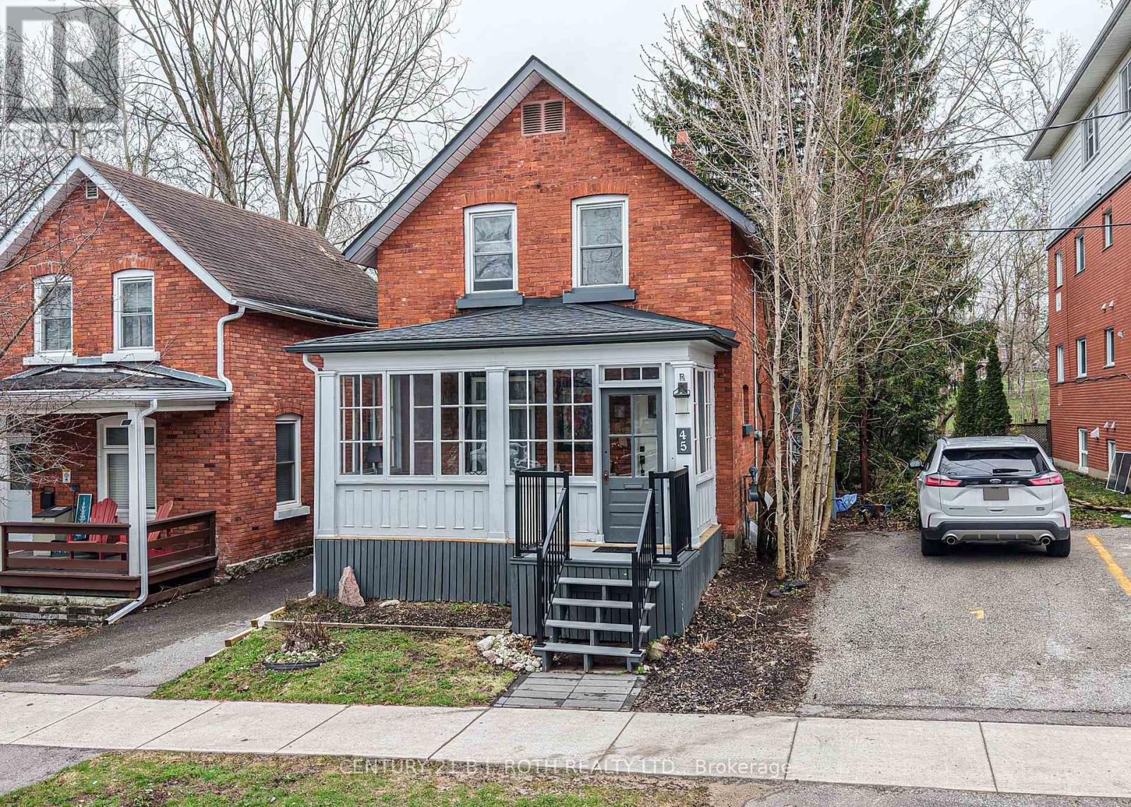 Detached at 45 ALBERT STREET N, Orillia