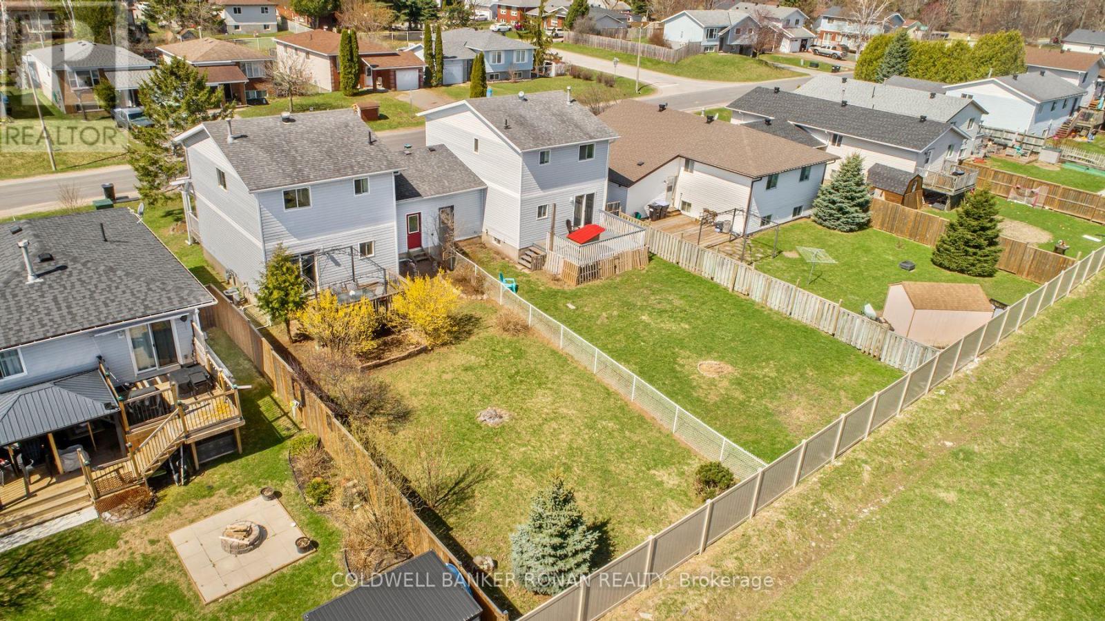 Semi-Detached/Link at 15 JENNINGS DRIVE, Penetanguishene