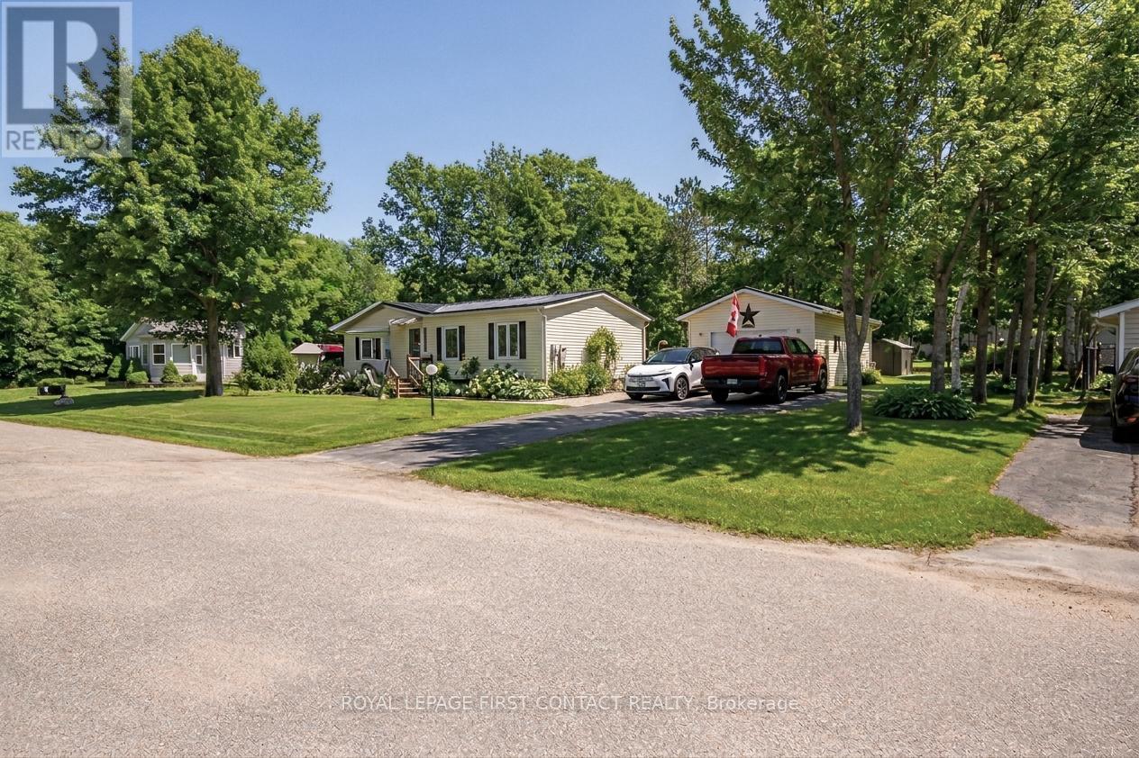 Detached at 63 - 5411 ELLIOTT SIDE ROAD, Tay