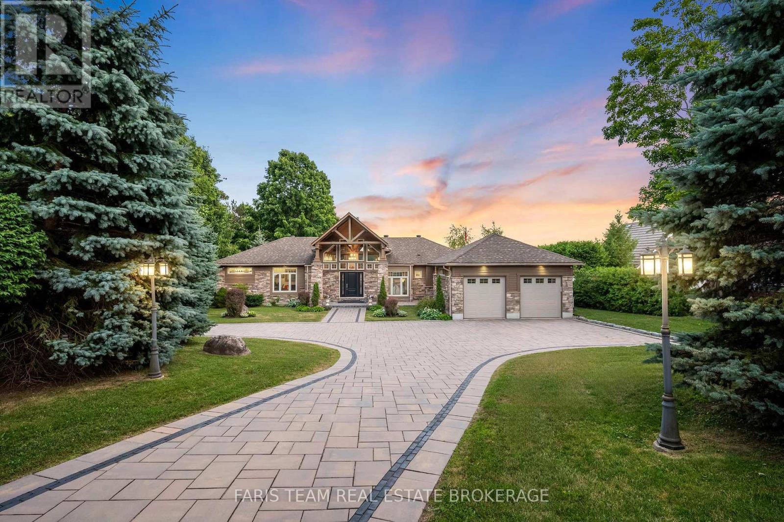 Detached at 219 CHAMPLAIN ROAD, Penetanguishene