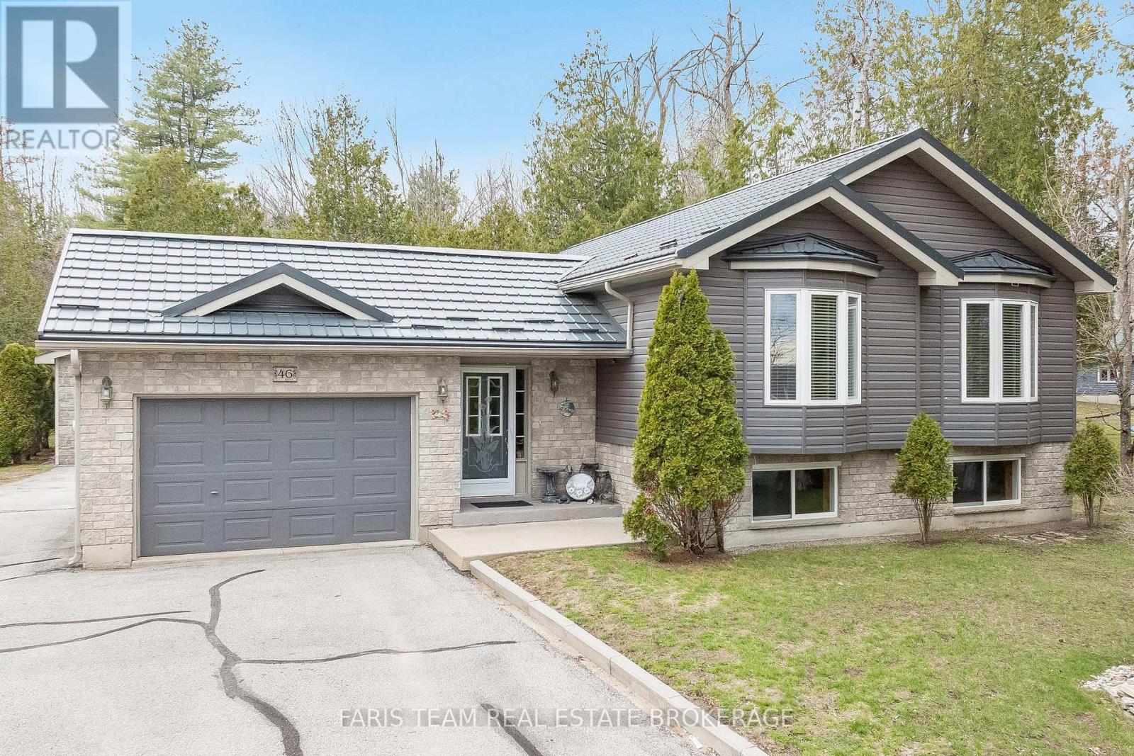 Detached at 46 GREENWOOD AVENUE, Oro-Medonte