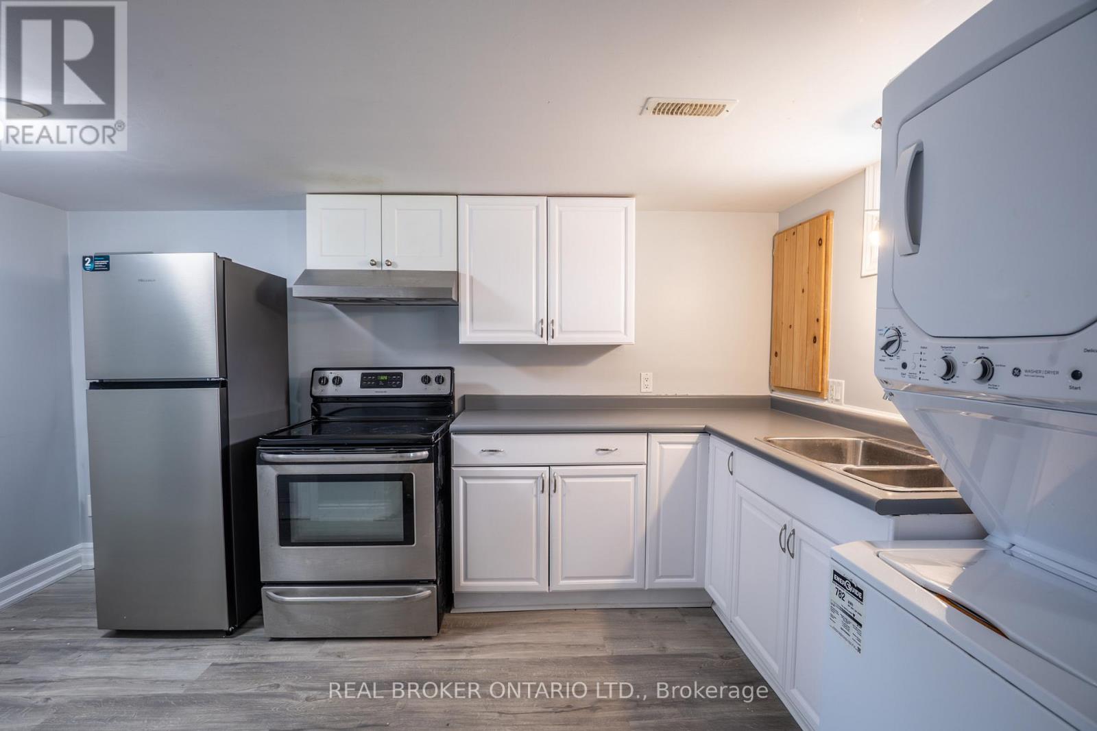 Detached at 3 - 32 GROVE STREET W, Barrie (Queen's Park)