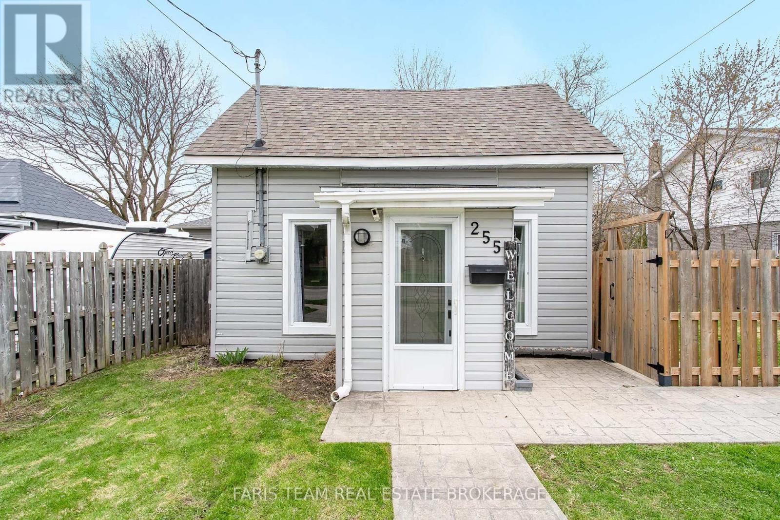 Detached at 255 LINDSAY STREET, Midland