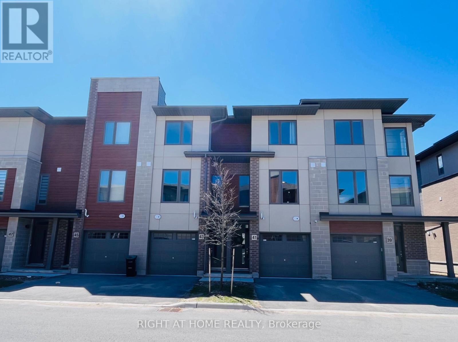 Townhouse at 41 WINTERS CRESCENT, Collingwood