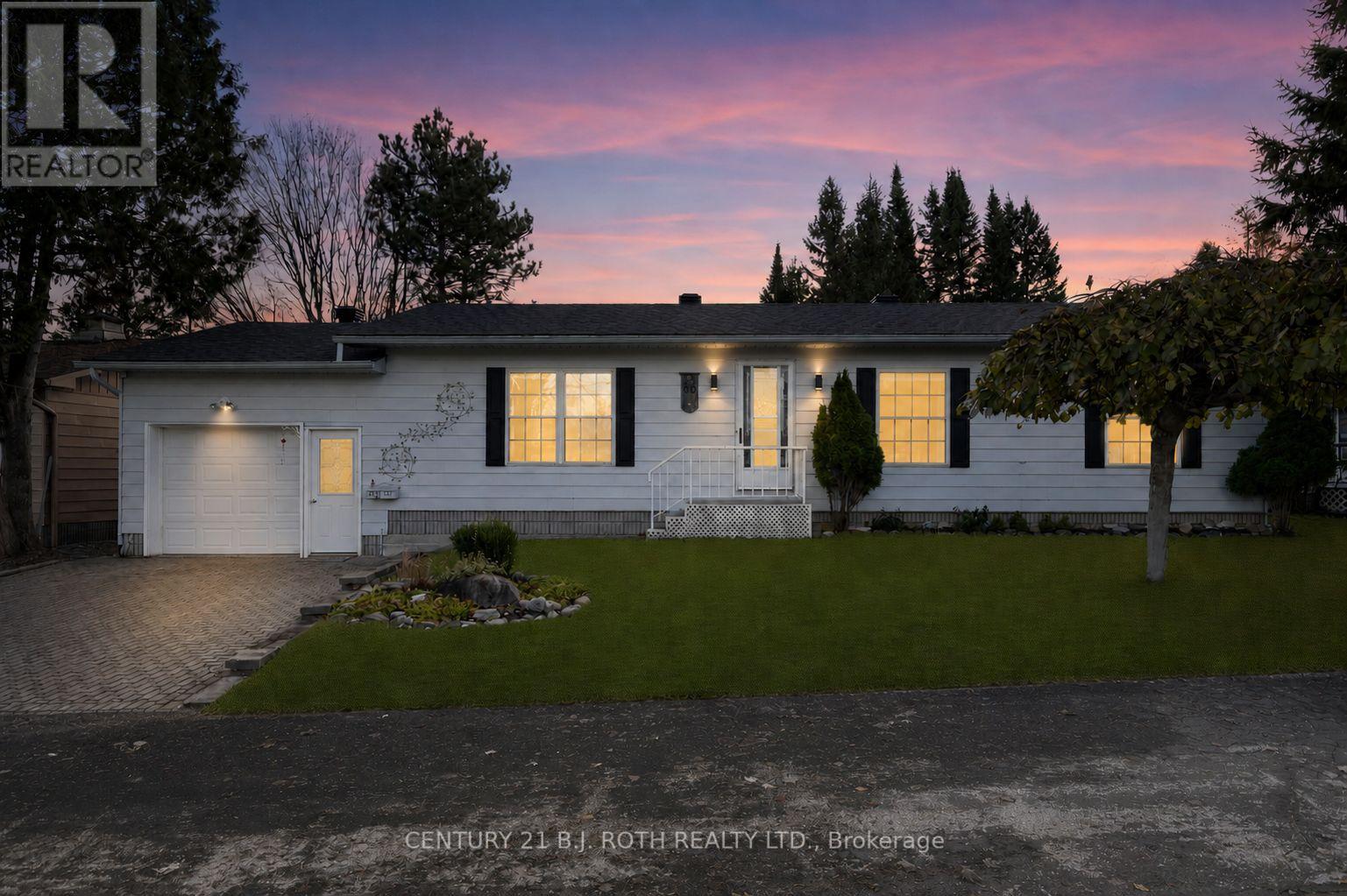 Detached at 60 TAMARACK DRIVE, Oro-Medonte