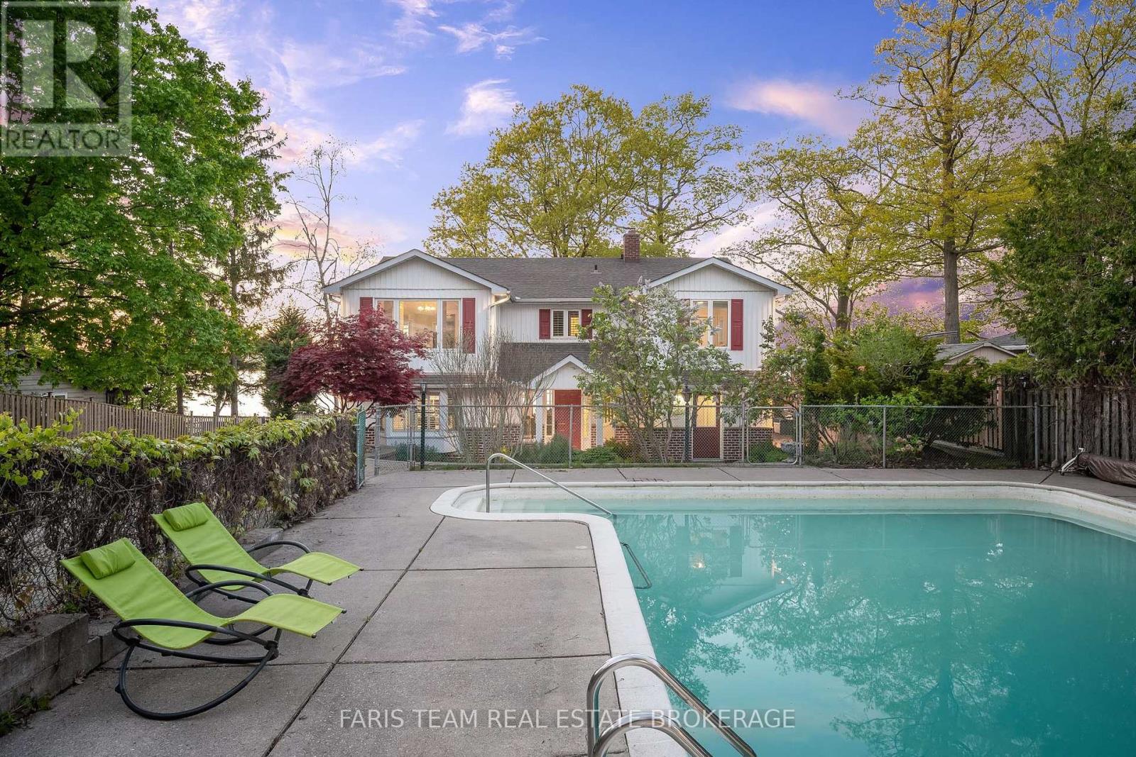 Detached at 10 WHITE OAKS ROAD, Barrie (South Shore)