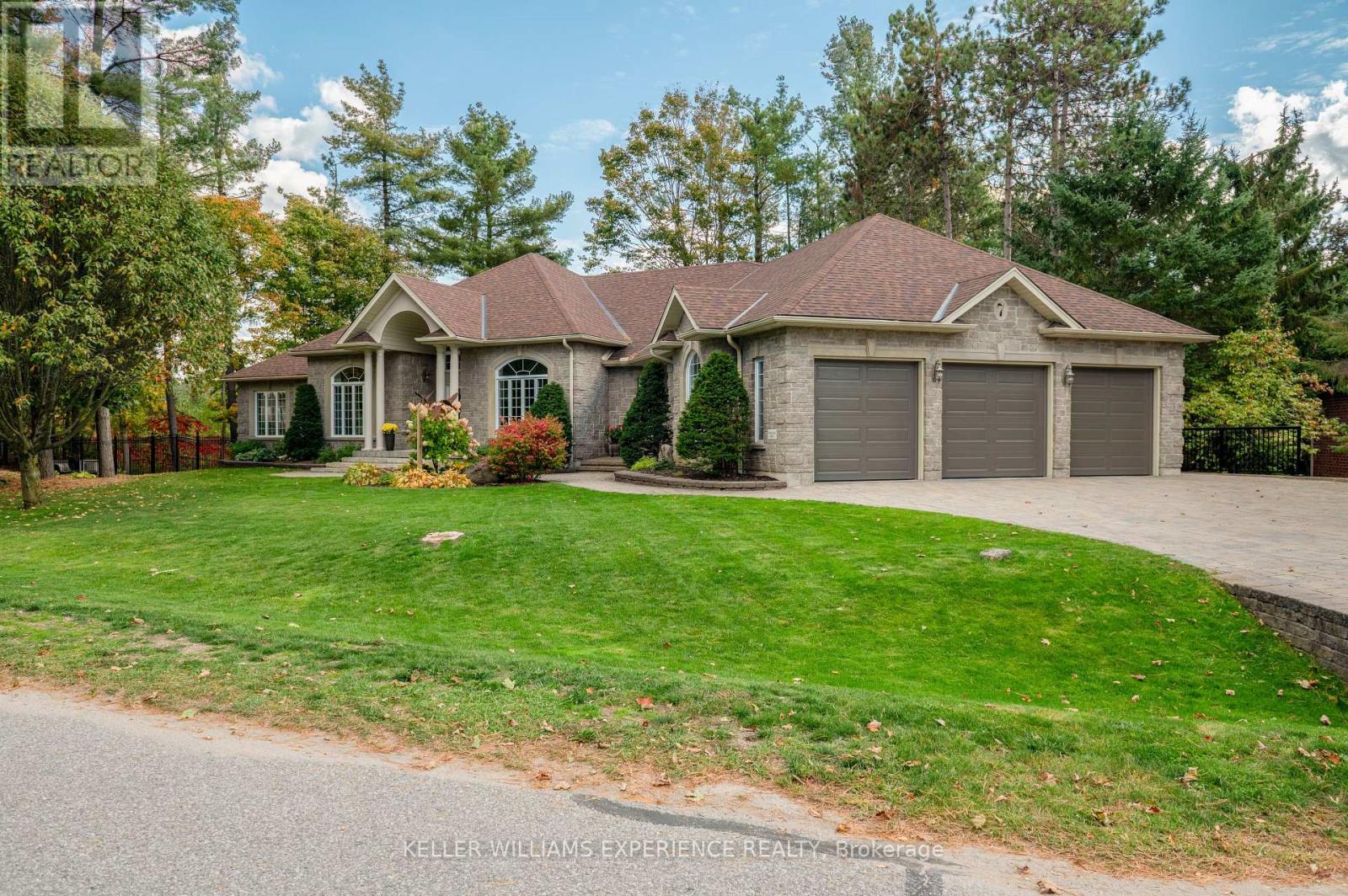 Detached at 7 HIGHLAND DRIVE, Oro-Medonte (Horseshoe Valley)