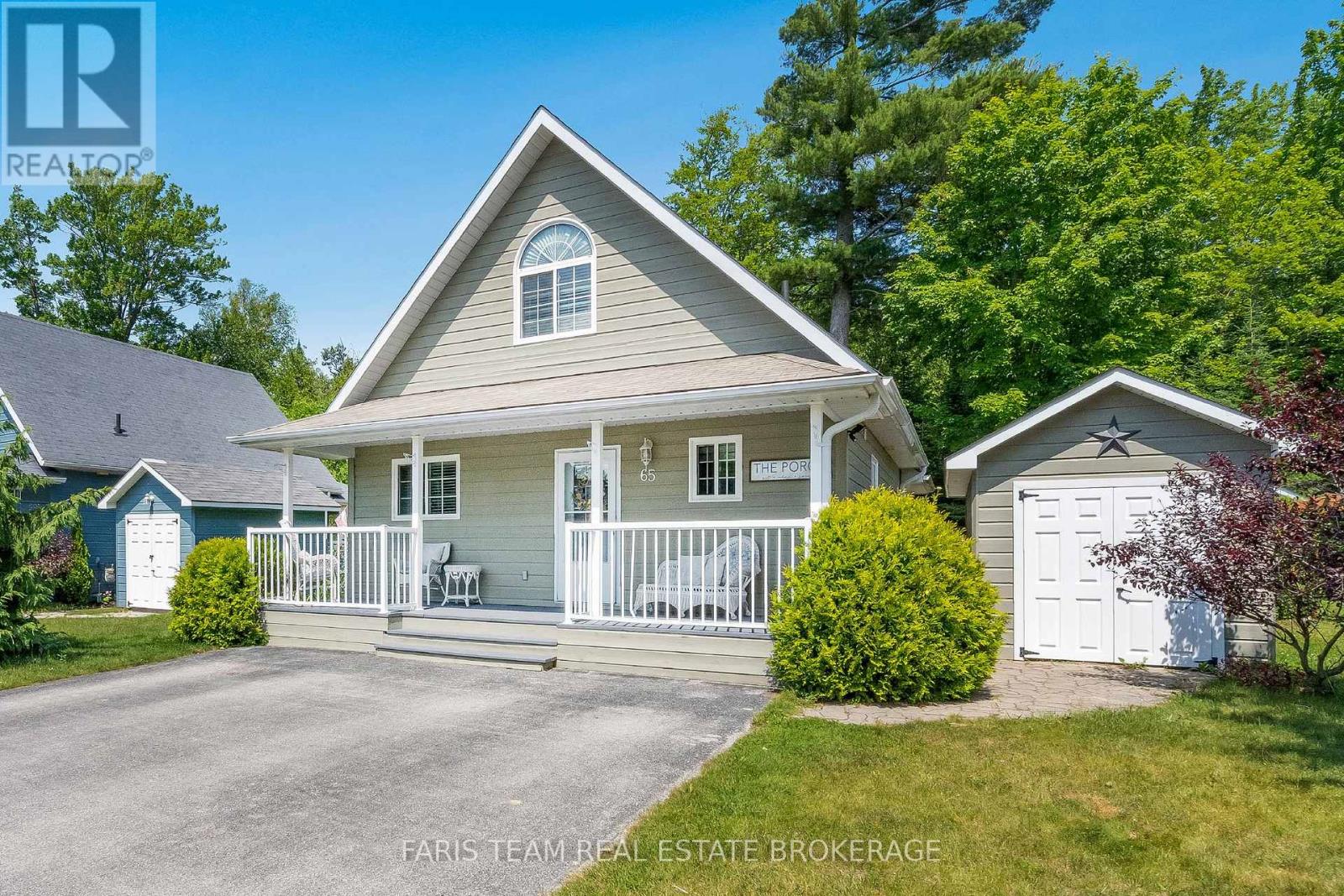 Detached at 65 MADAWASKA TRAIL, Wasaga Beach