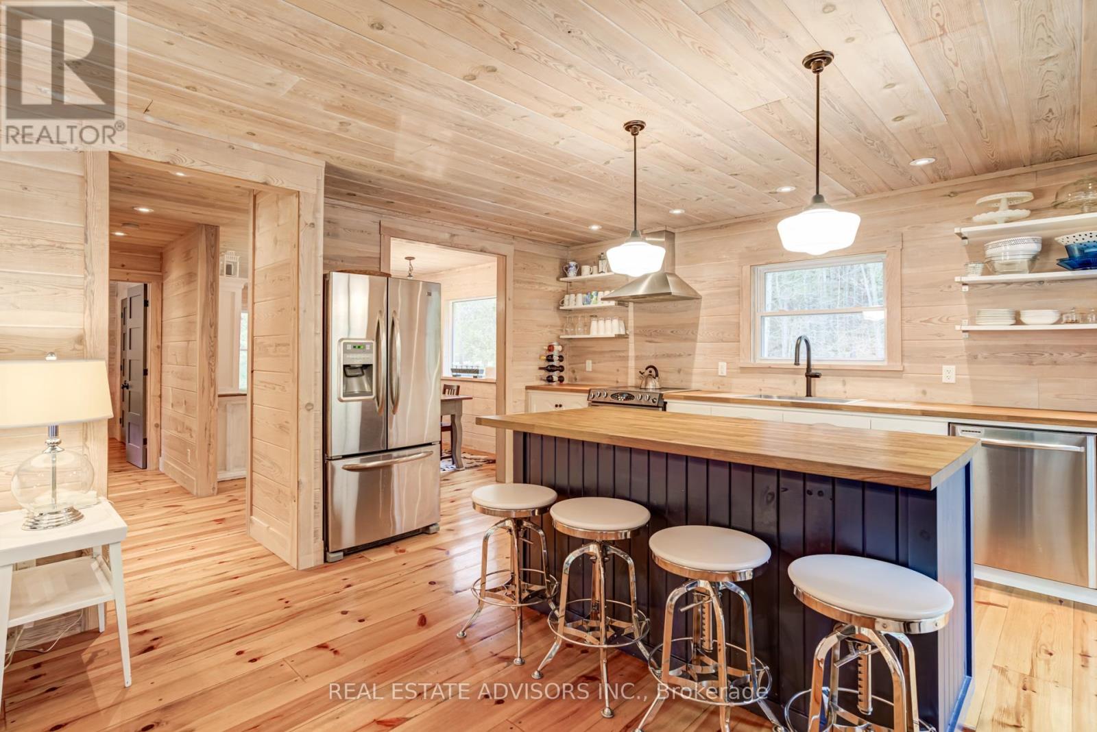 Detached at 9387 COUNTY ROAD 9, Clearview