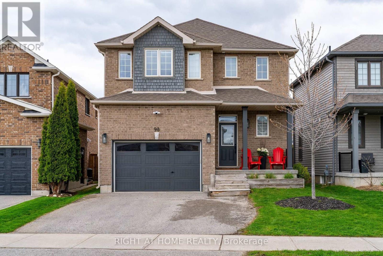 Detached at 98 GARBUTT CRESCENT, Collingwood