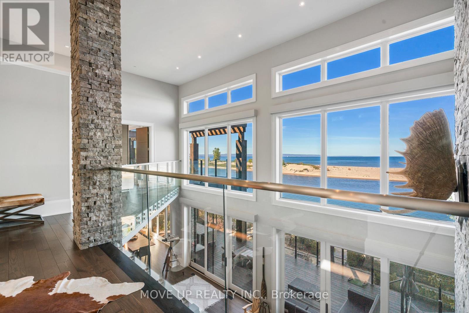 Detached at 10 HIAWATHA AVENUE, Wasaga Beach