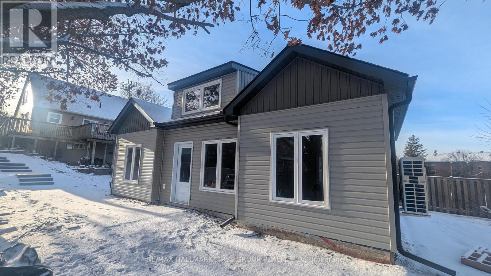 Detached at 88 CODRINGTON STREET, Barrie (Codrington)