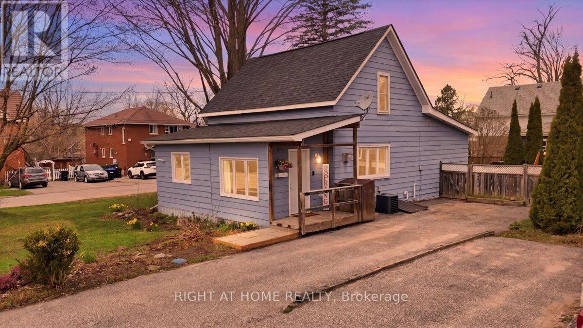 Detached at 1 LEONARD AVENUE, Penetanguishene