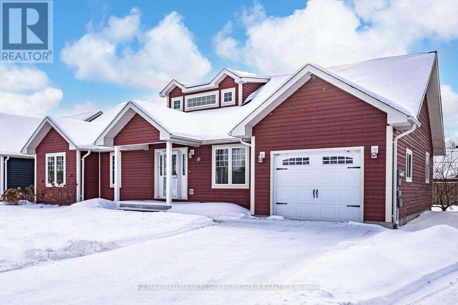 Detached at 10 GREW CRESCENT, Penetanguishene