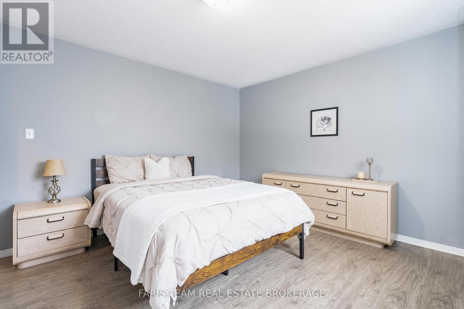 Semi-Detached/Link at 5 HARBOUR CRESCENT, Wasaga Beach
