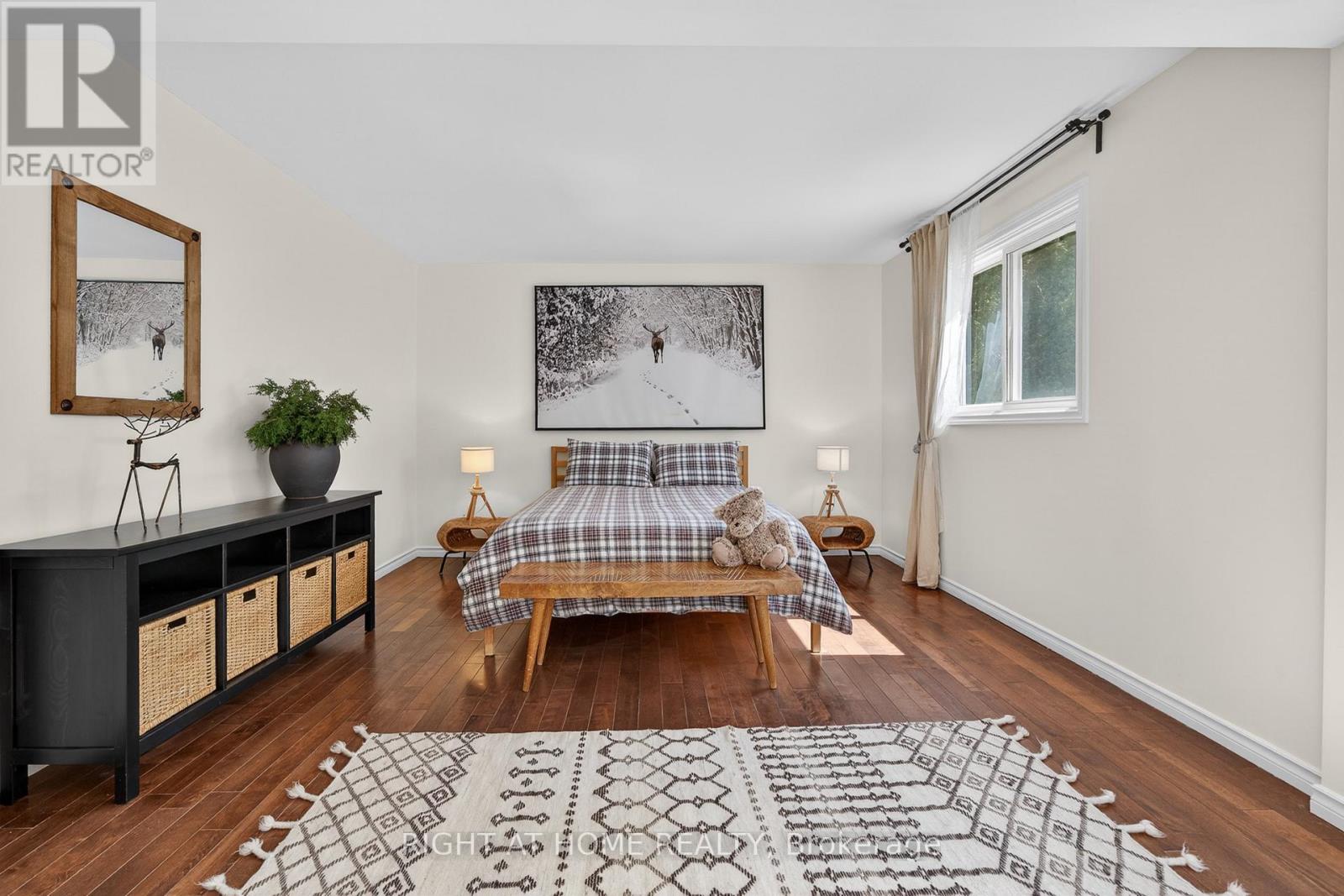 Detached at 703 LAFONTAINE RD W. ROAD, Tiny