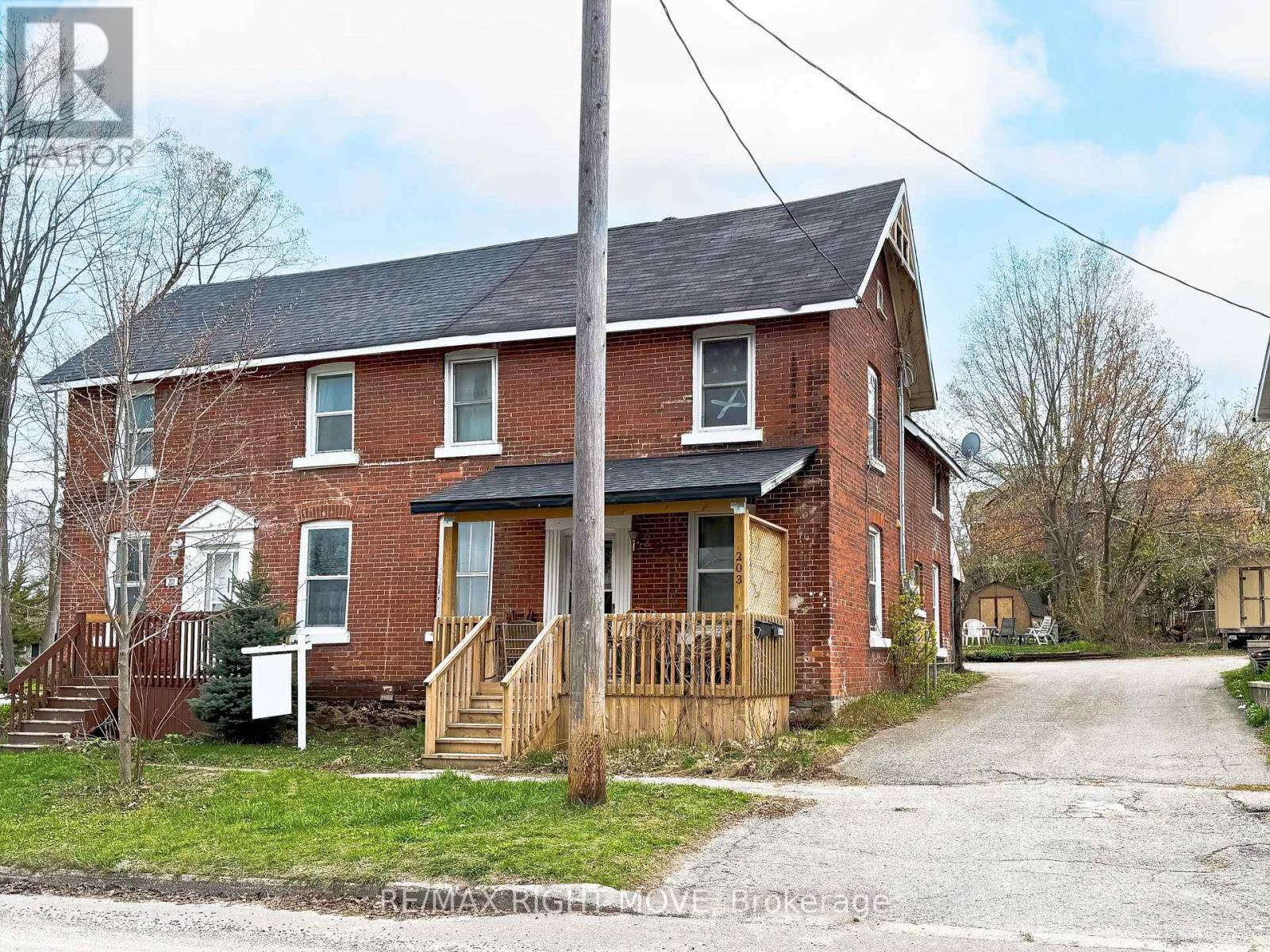 Multiplex at 203 CANICE STREET, Orillia