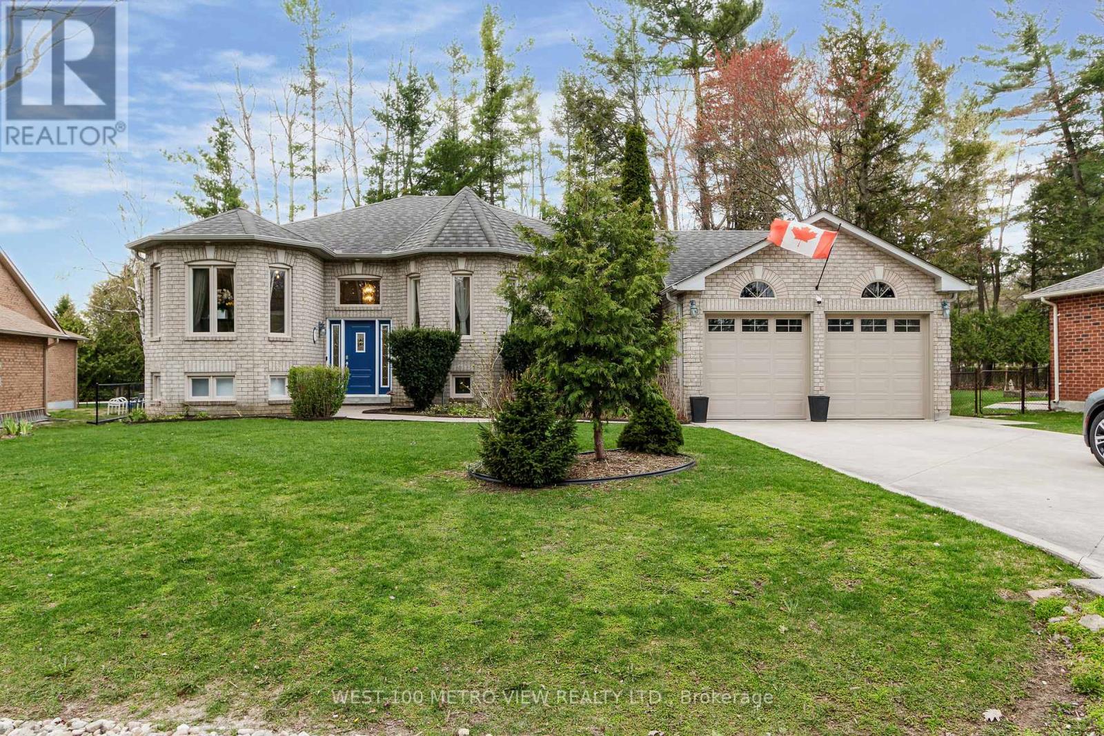 Detached at 7 FAIRWAY CRESCENT, Wasaga Beach