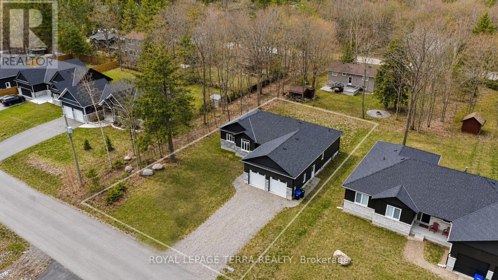 Detached at 30 BELLEHUMEUR ROAD, Tiny