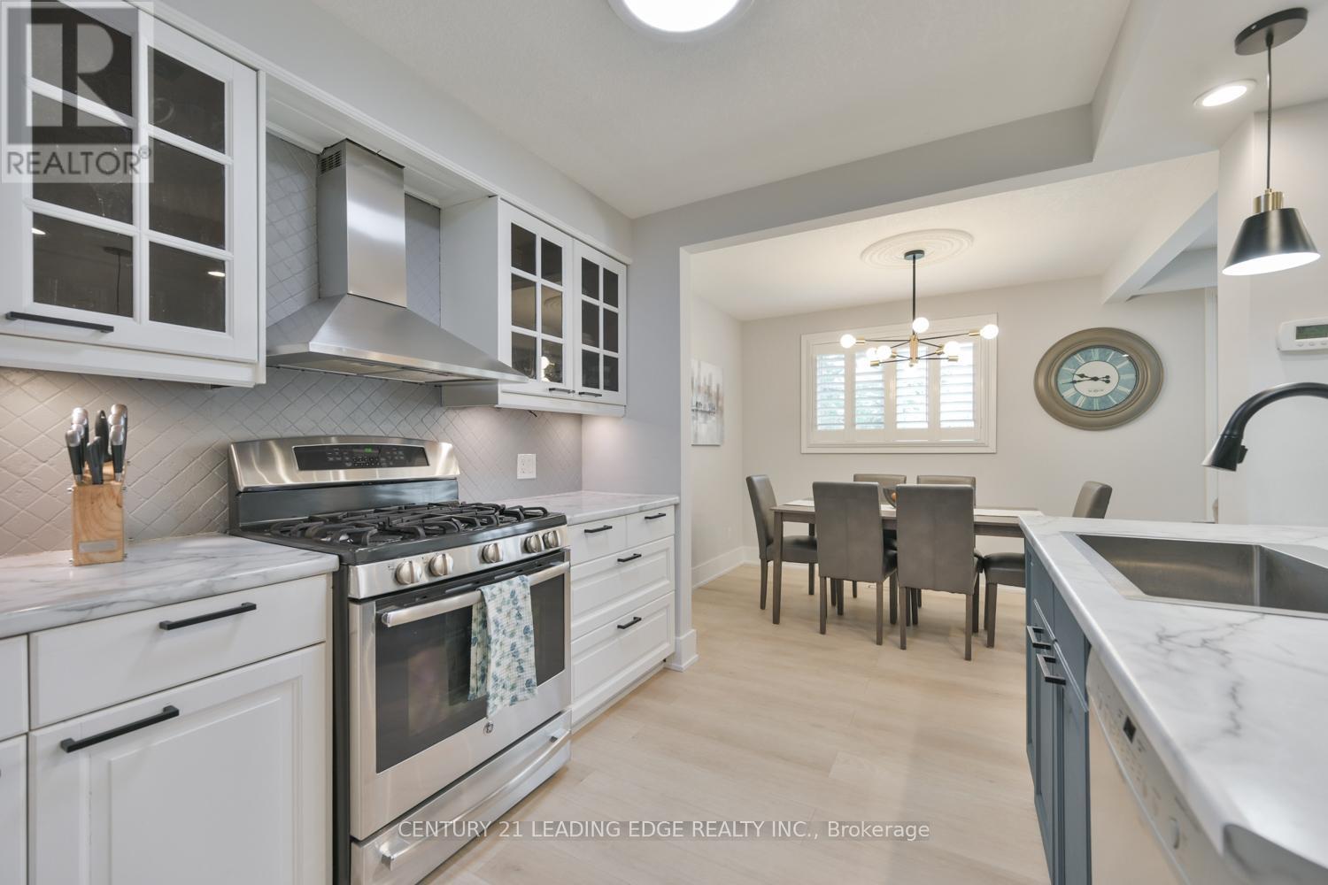 Detached at 207 YEATES AVENUE, Barrie