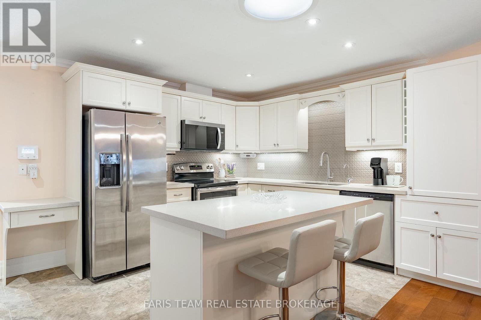Townhouse at 189 GREENWAY DRIVE, Wasaga Beach
