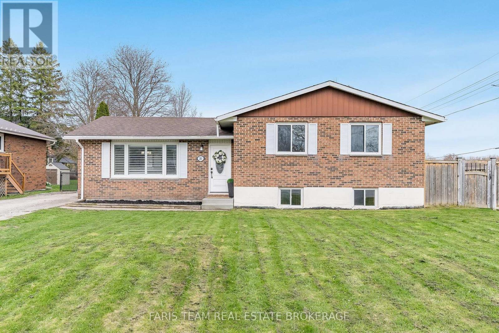 Detached at 201 CHRISTOPHER STREET, Clearview (Stayner)