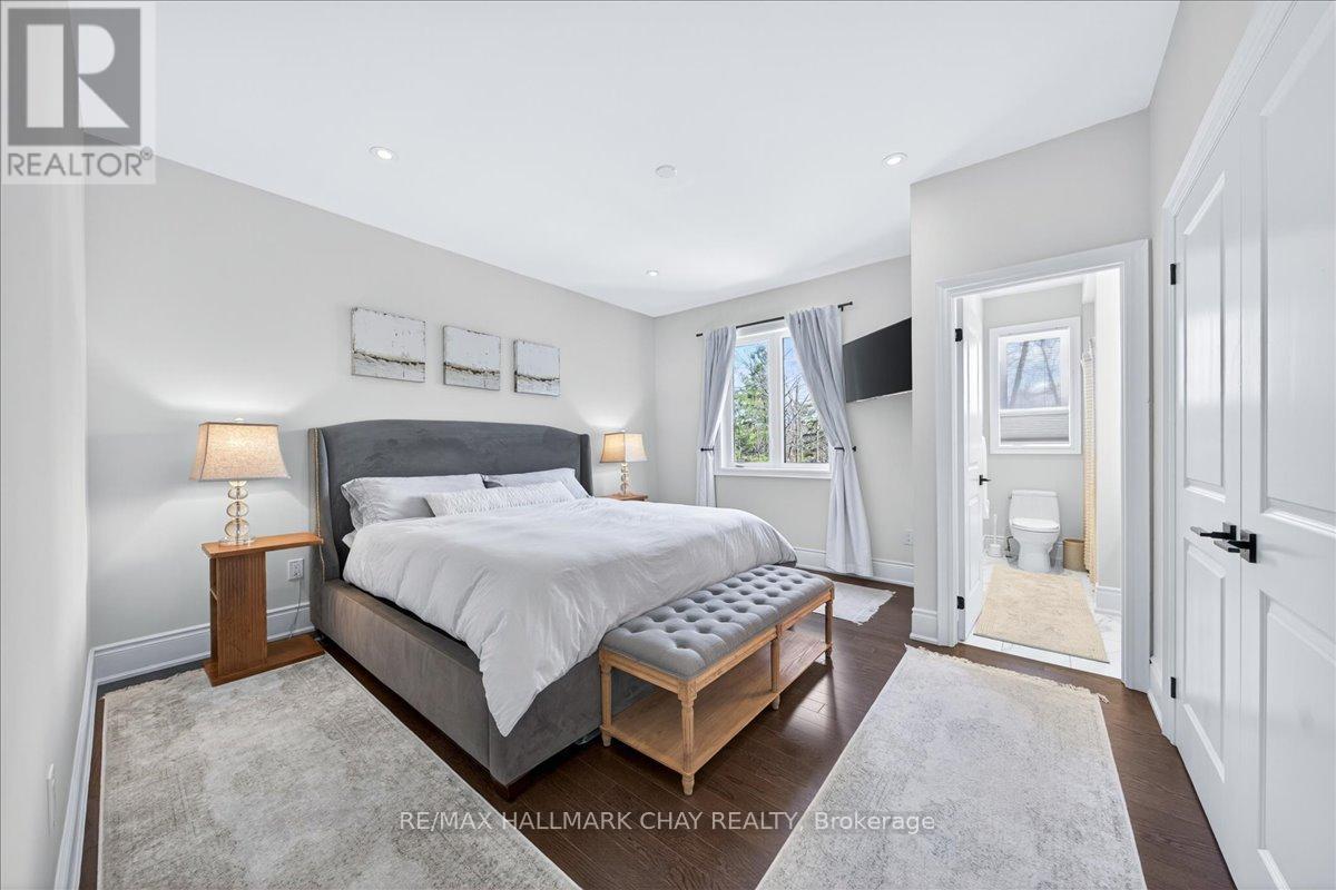 Detached at 41 REDMOND CRESCENT, Springwater