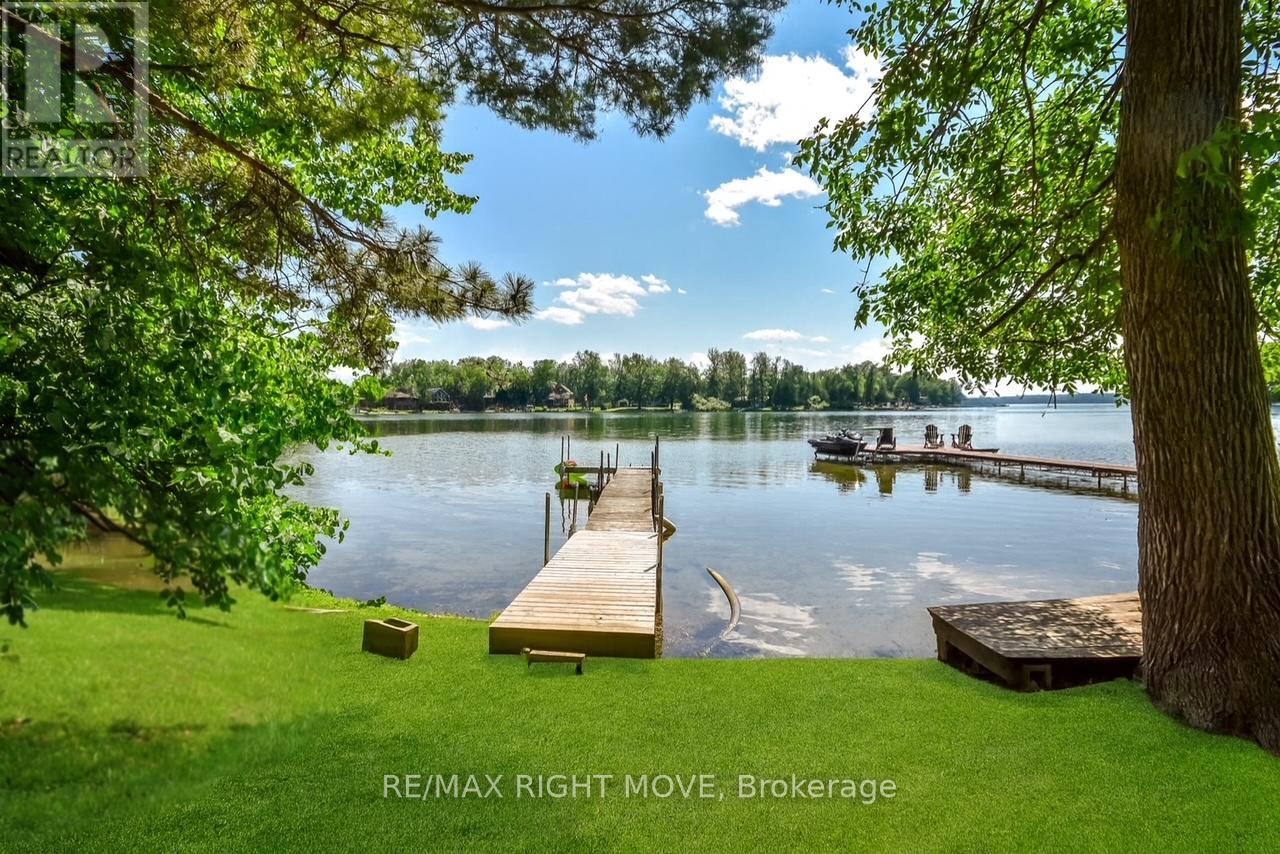 Detached at 6896 PENTLAND LANE, Ramara