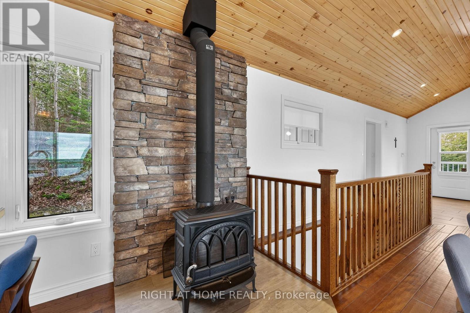 Detached at 442 SILVER BIRCH DRIVE, Tiny