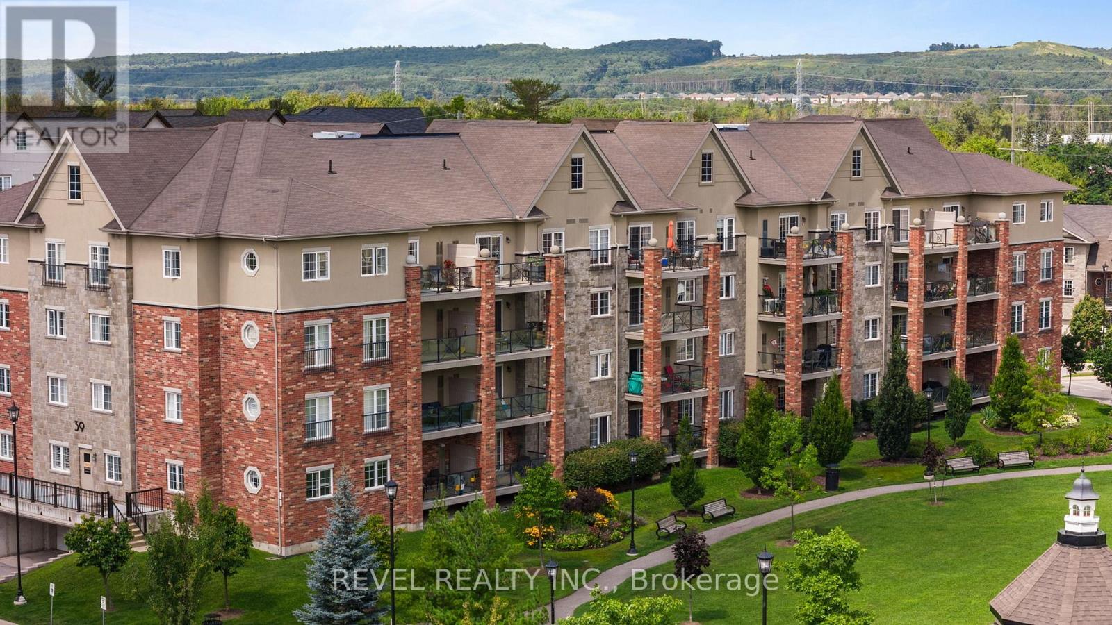 Apartment at 106 - 39 FERNDALE DRIVE S, Barrie (Ardagh)