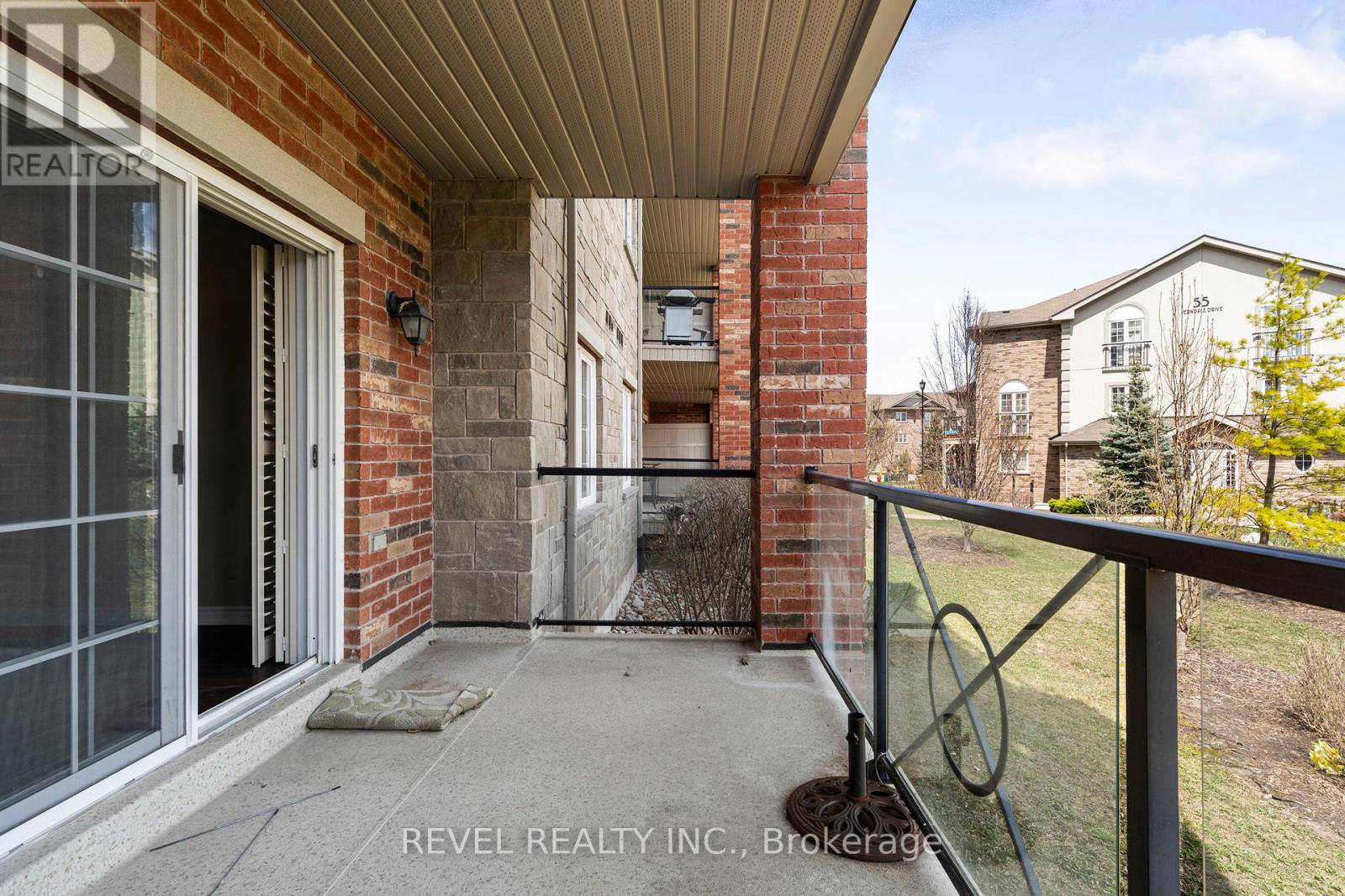 Apartment at 106 - 39 FERNDALE DRIVE S, Barrie