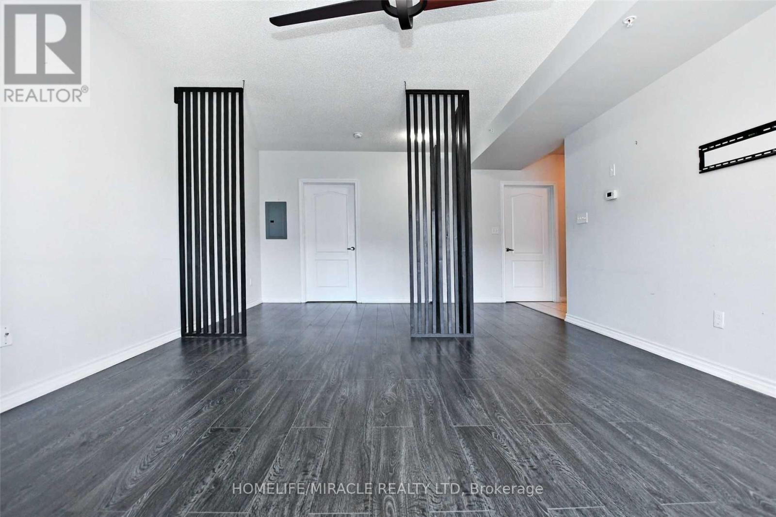 Apartment at 303 - 39 FERNDALE DRIVE S, Barrie