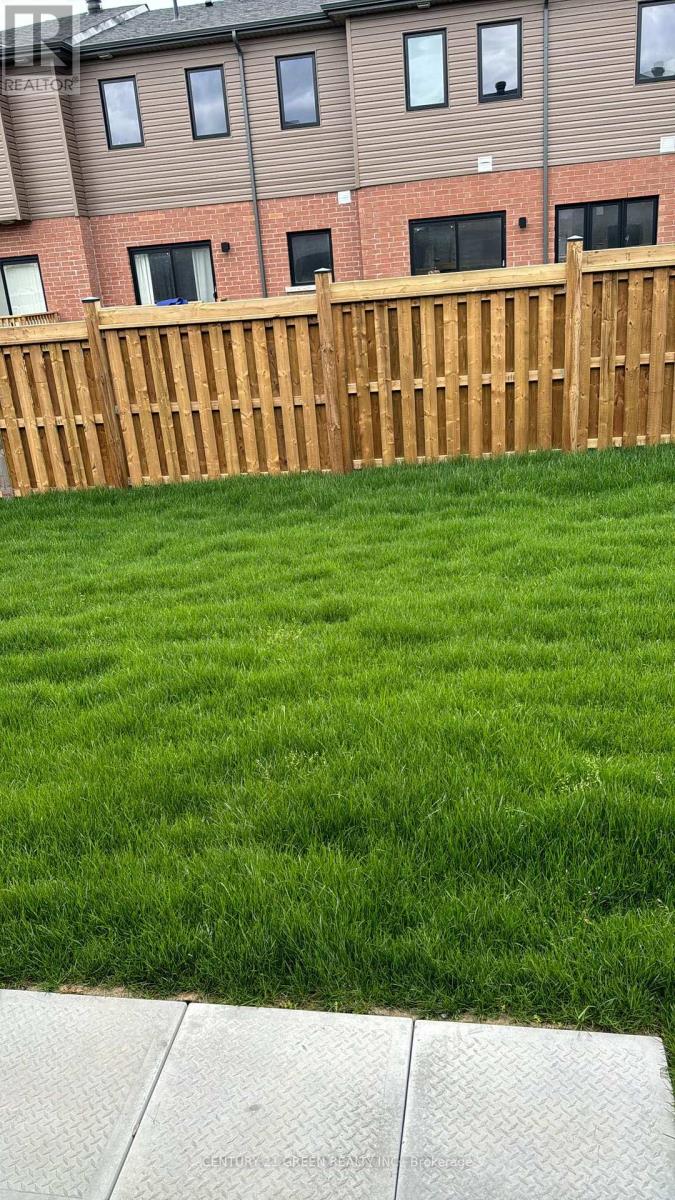 Townhouse at 135 TURNBERRY LANE, Barrie