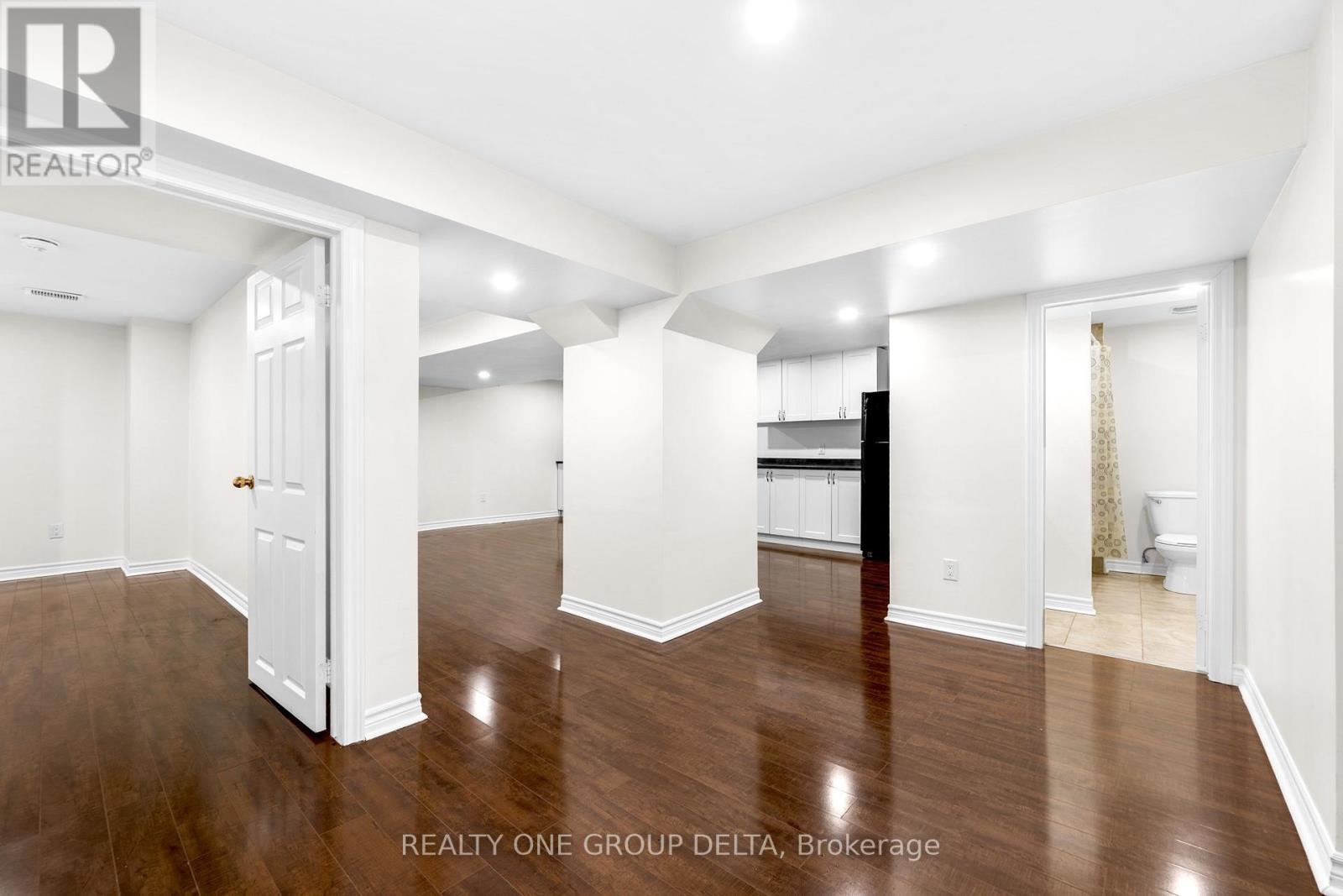 Detached at 8 CHARLEMAGNE AVENUE, Barrie