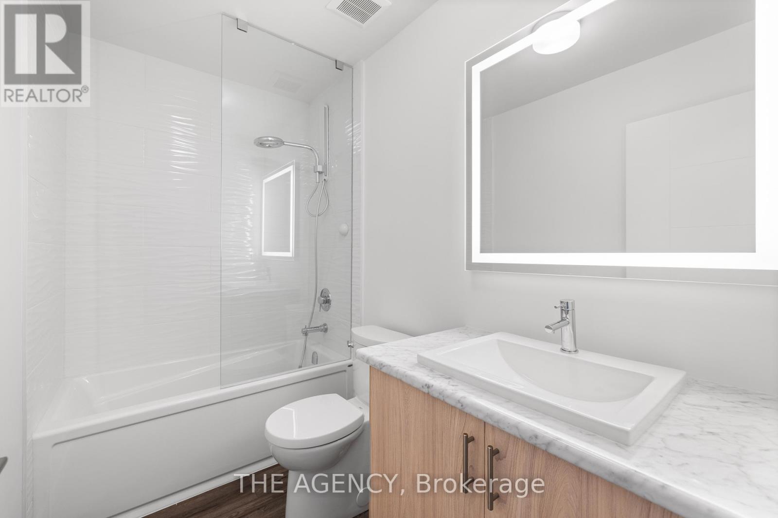 Townhouse at 6 RAINWATER LANE, Barrie