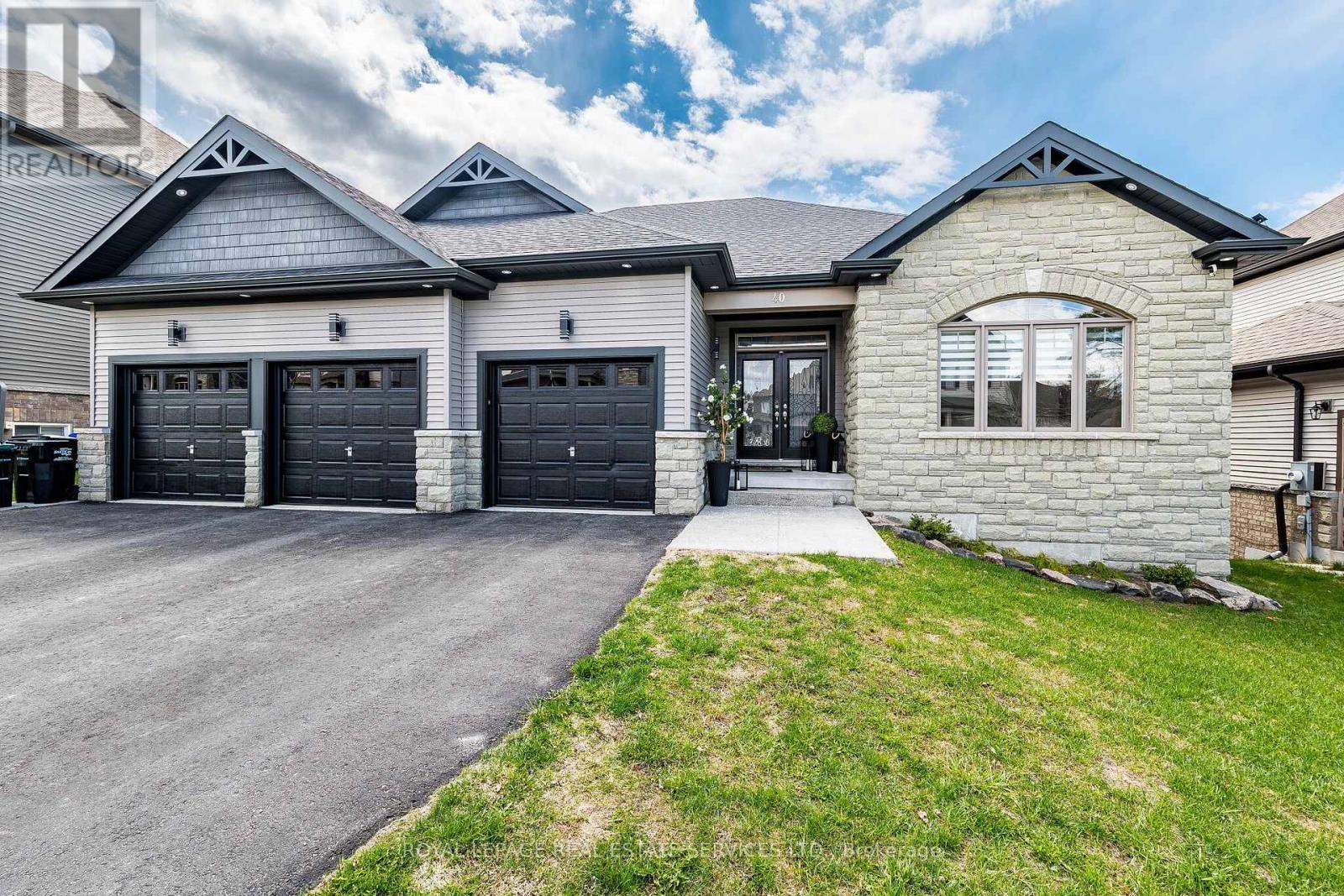 Detached at 40 LANDSCAPE DRIVE, Oro-Medonte (Horseshoe Valley)