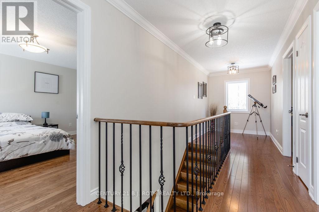 Detached at 12 LLOYD COOK DRIVE E, Springwater