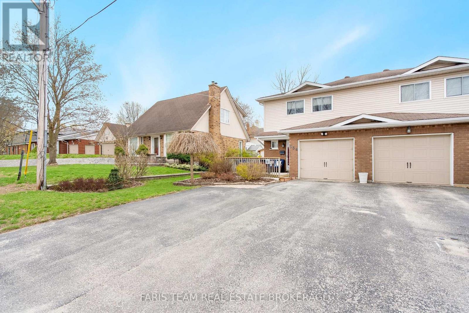 Semi-Detached/Link at 534 WELLINGTON STREET, Midland
