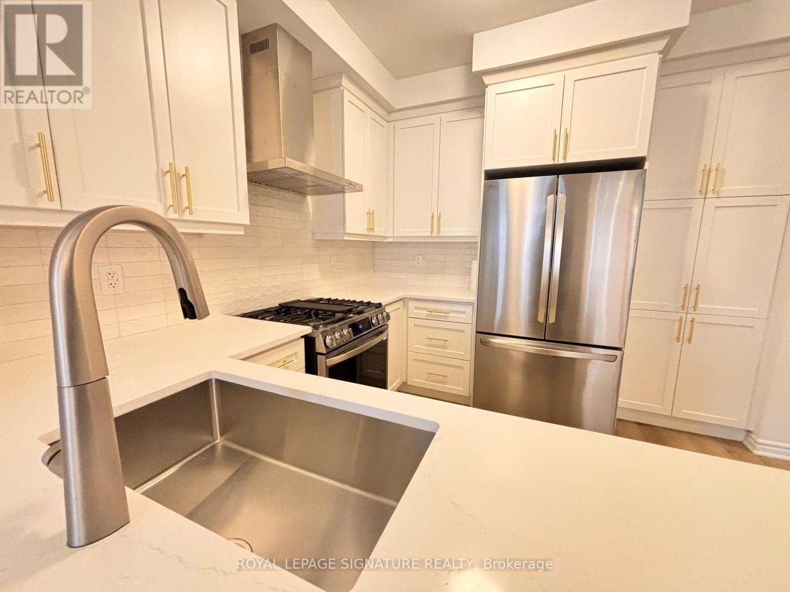 Townhouse at 41 PEAREN LANE, Barrie