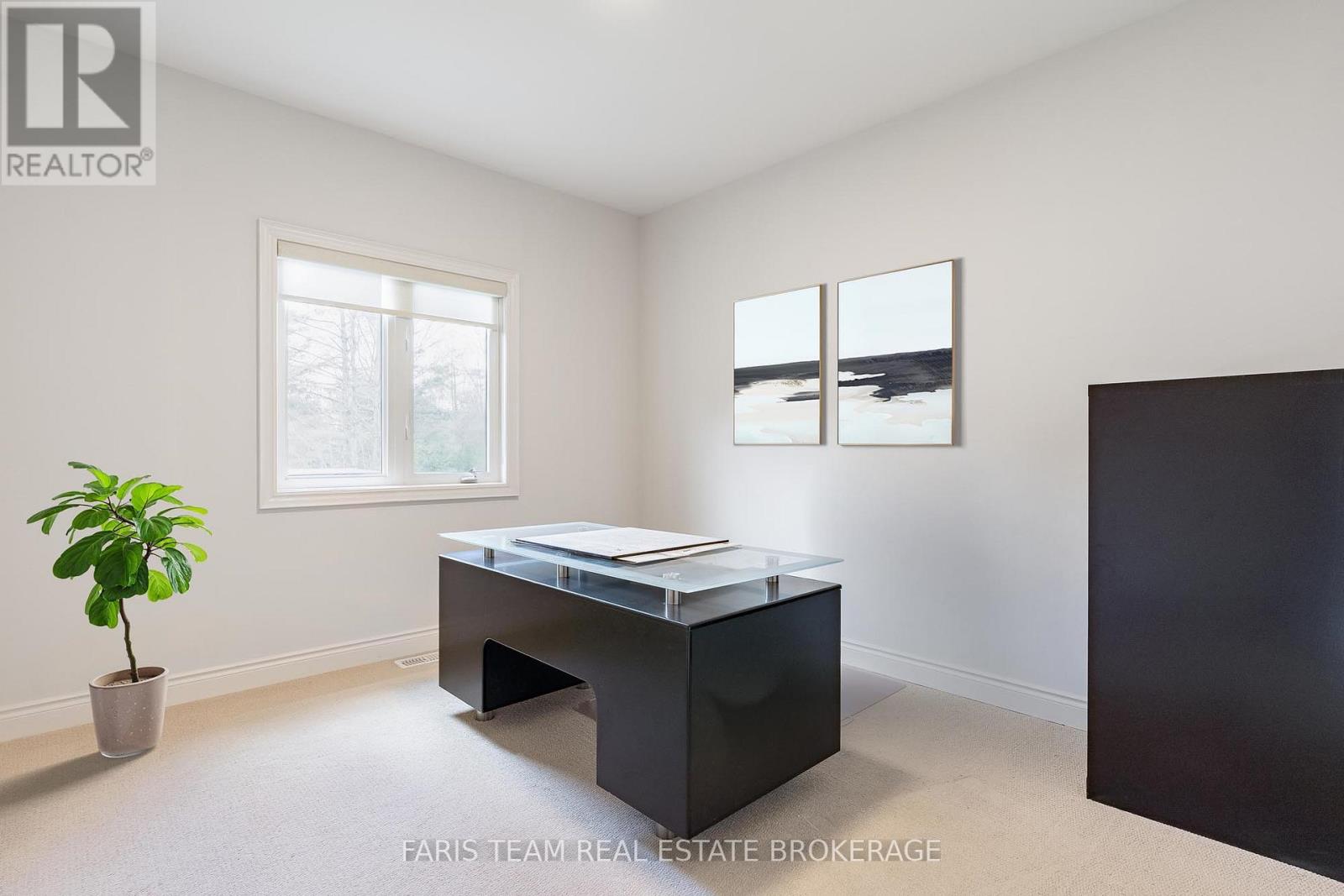 Detached at 4 DIAMOND VALLEY DRIVE, Oro-Medonte