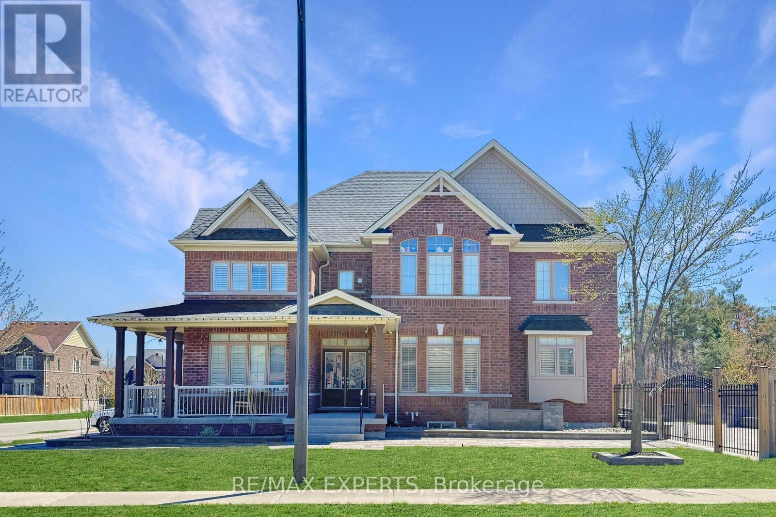 Detached at 22 TRAVERS GATE, Springwater (Centre Vespra)