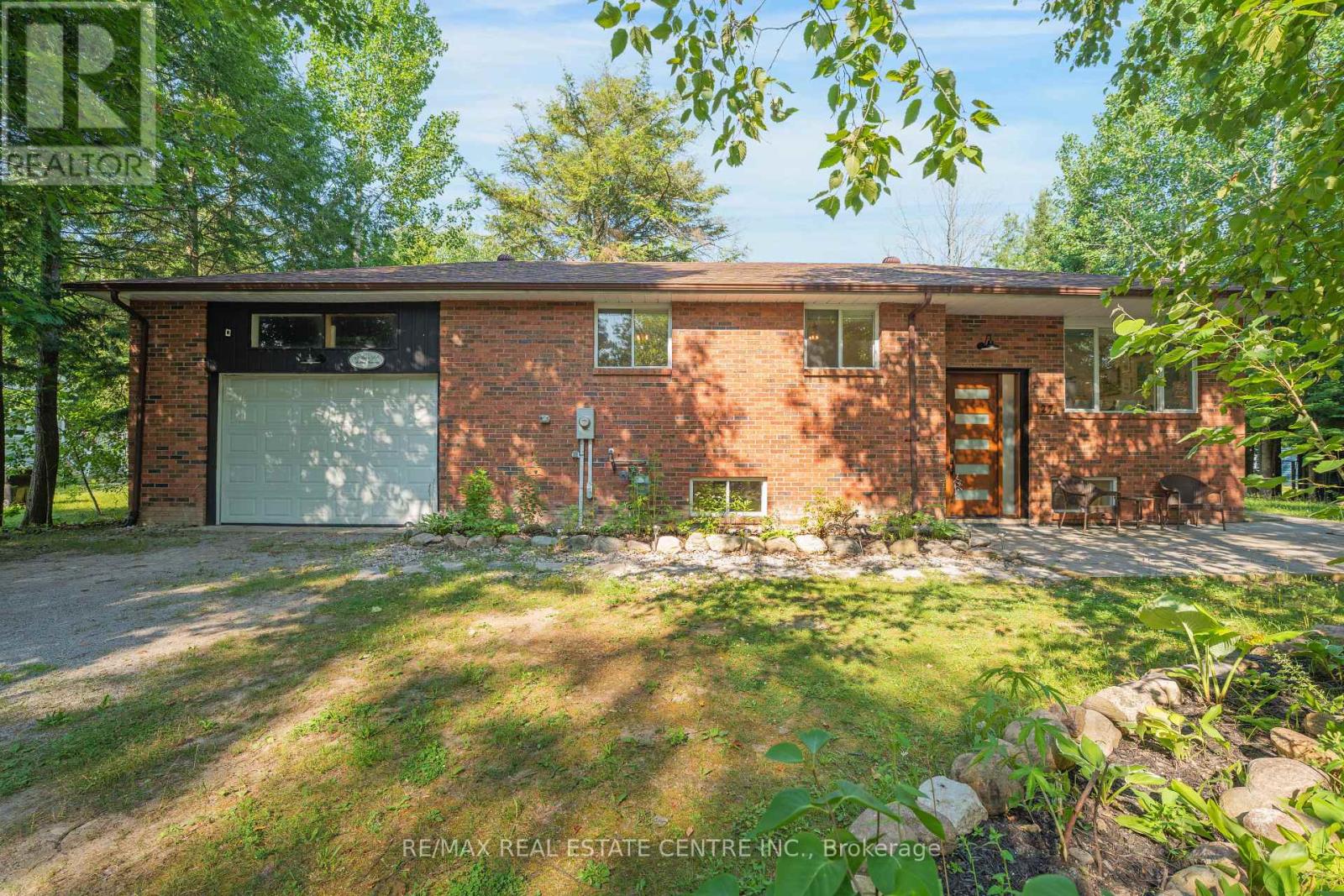 Detached at 27 IRENE ROAD, Tiny